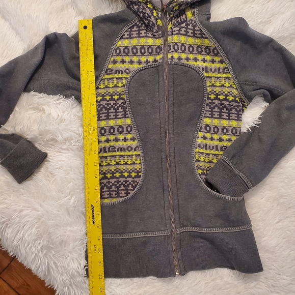 Lululemon Special Edition Jacket with Totes - Picture 10 of 11